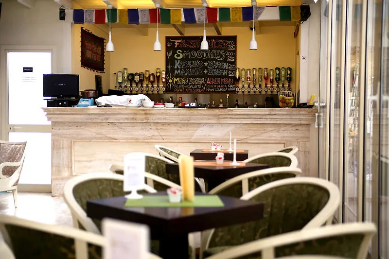 Oxford Hotel Тирана