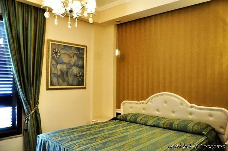 Oxford Hotel Тирана 4*,
