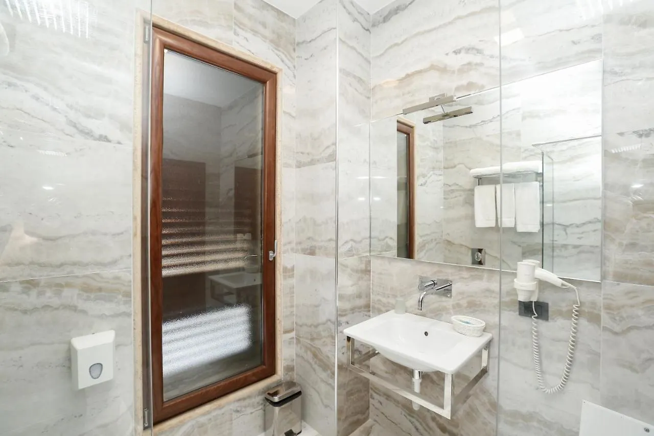Oxford Hotel Тирана