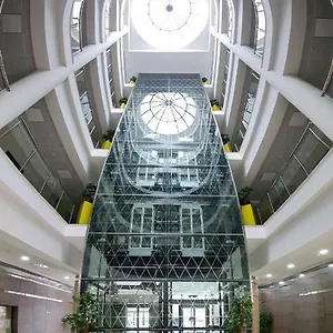 West Shine Баку