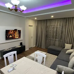 Appartamento Komatas Modern In Bllok Area