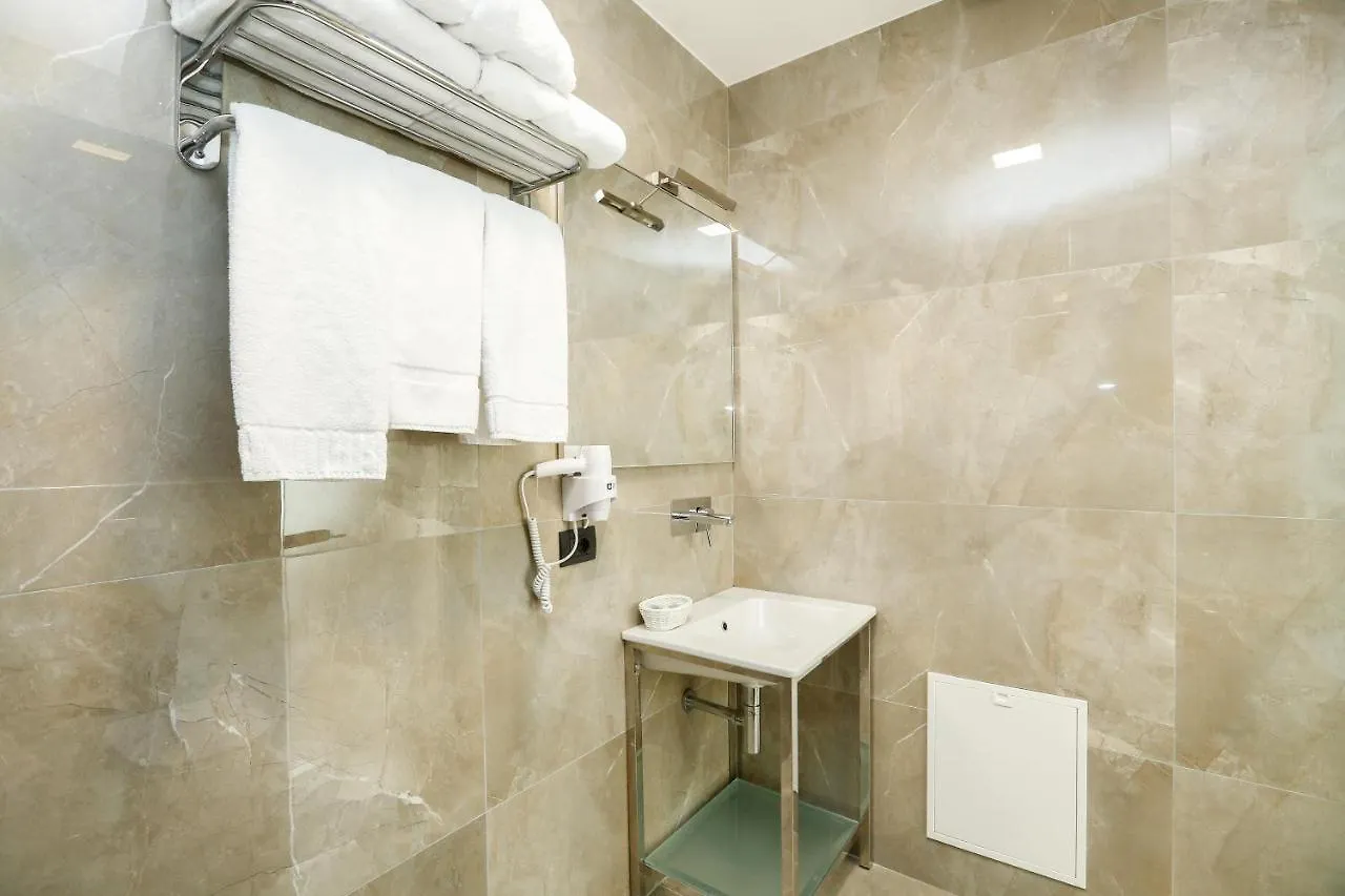 Oxford Hotel Tirana 4*,